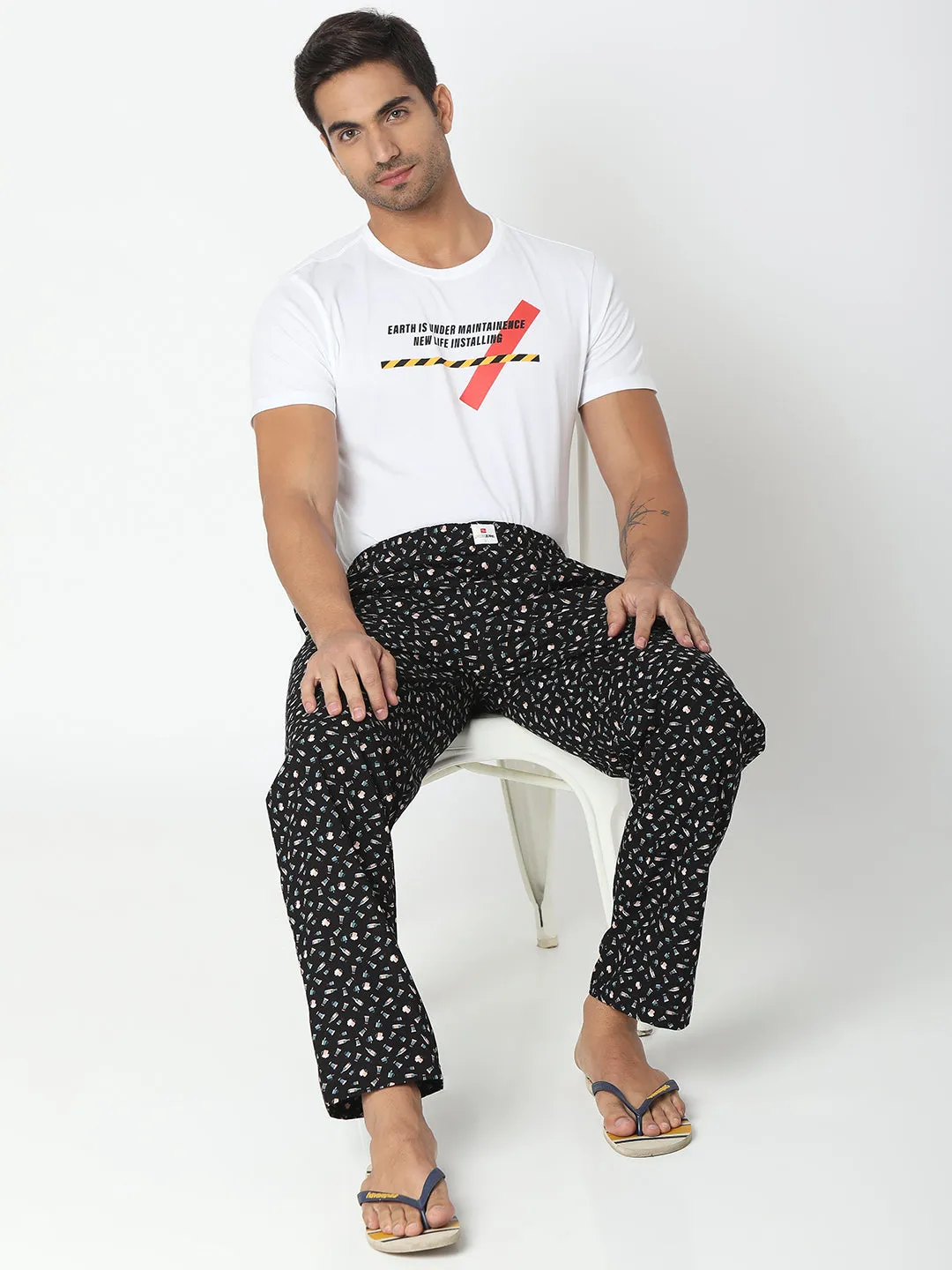 Men Premium Black/Green Cotton Printed Pyjama- Underjeans By Spykar