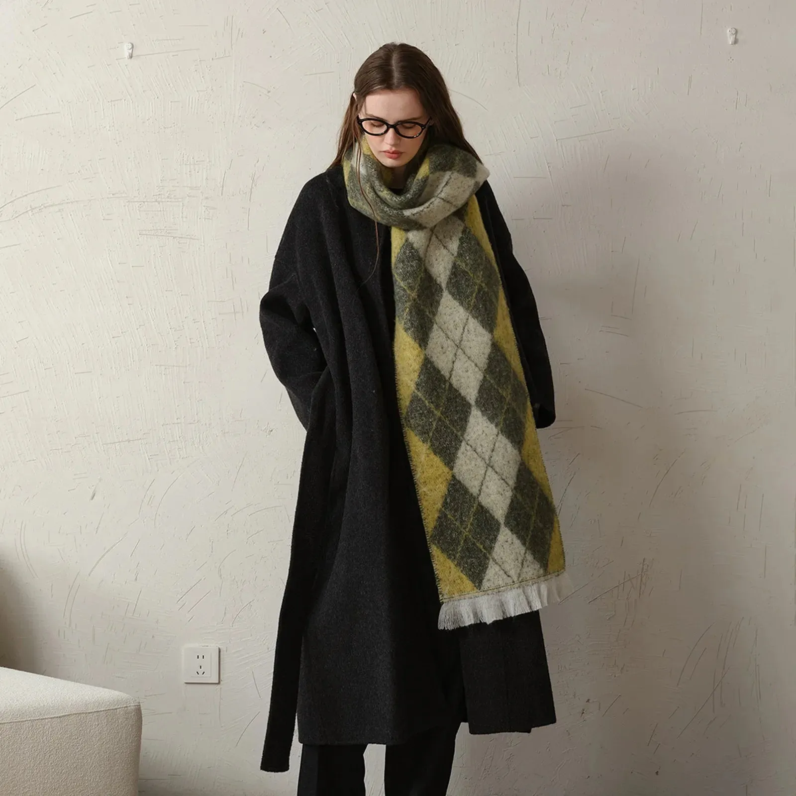 New Retro Argyle Jacquard Plaid Warm Neck Scarf for Autumn Winter 2024