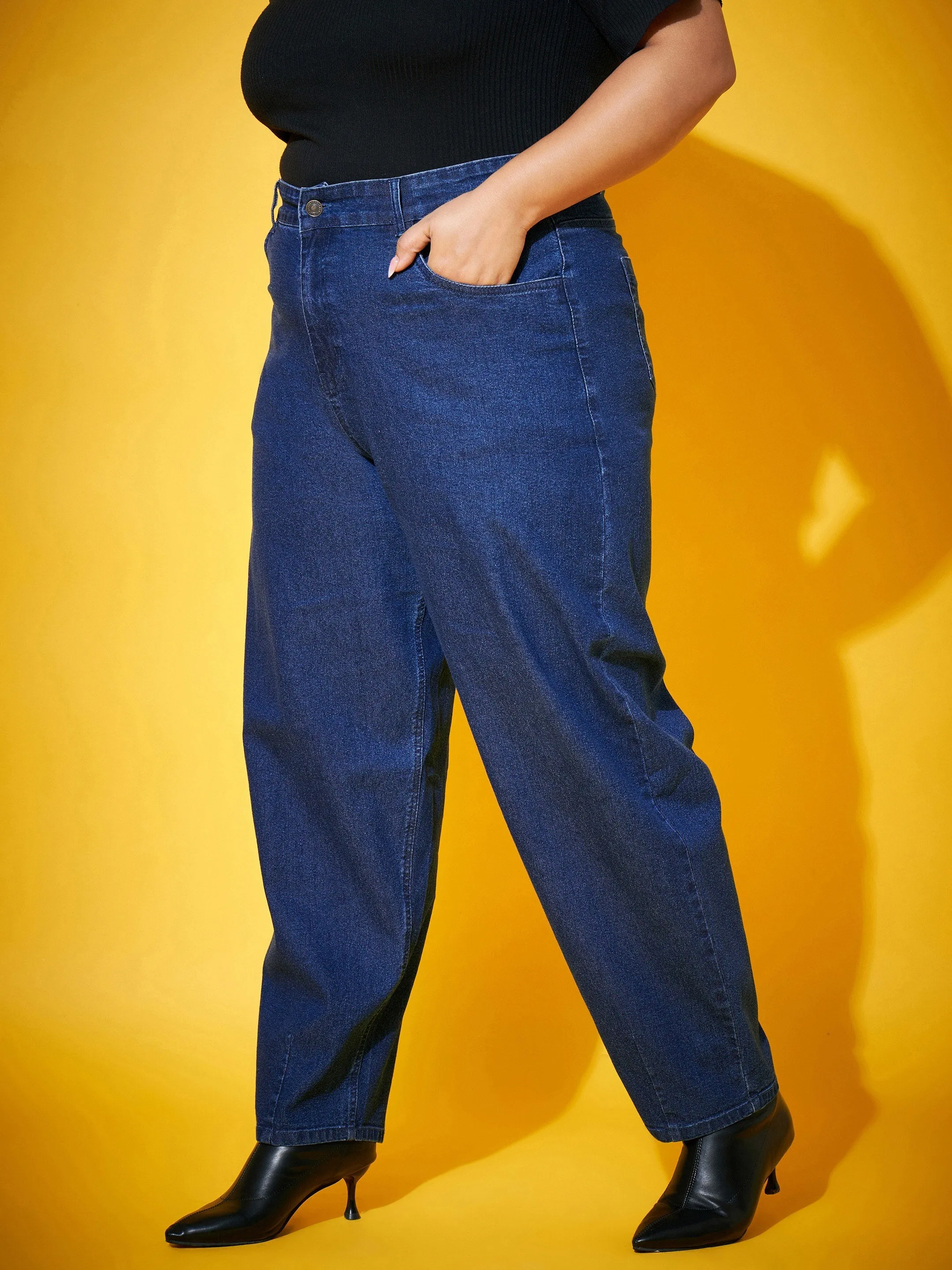 Women Blue Wash Balloon Fit Jeans